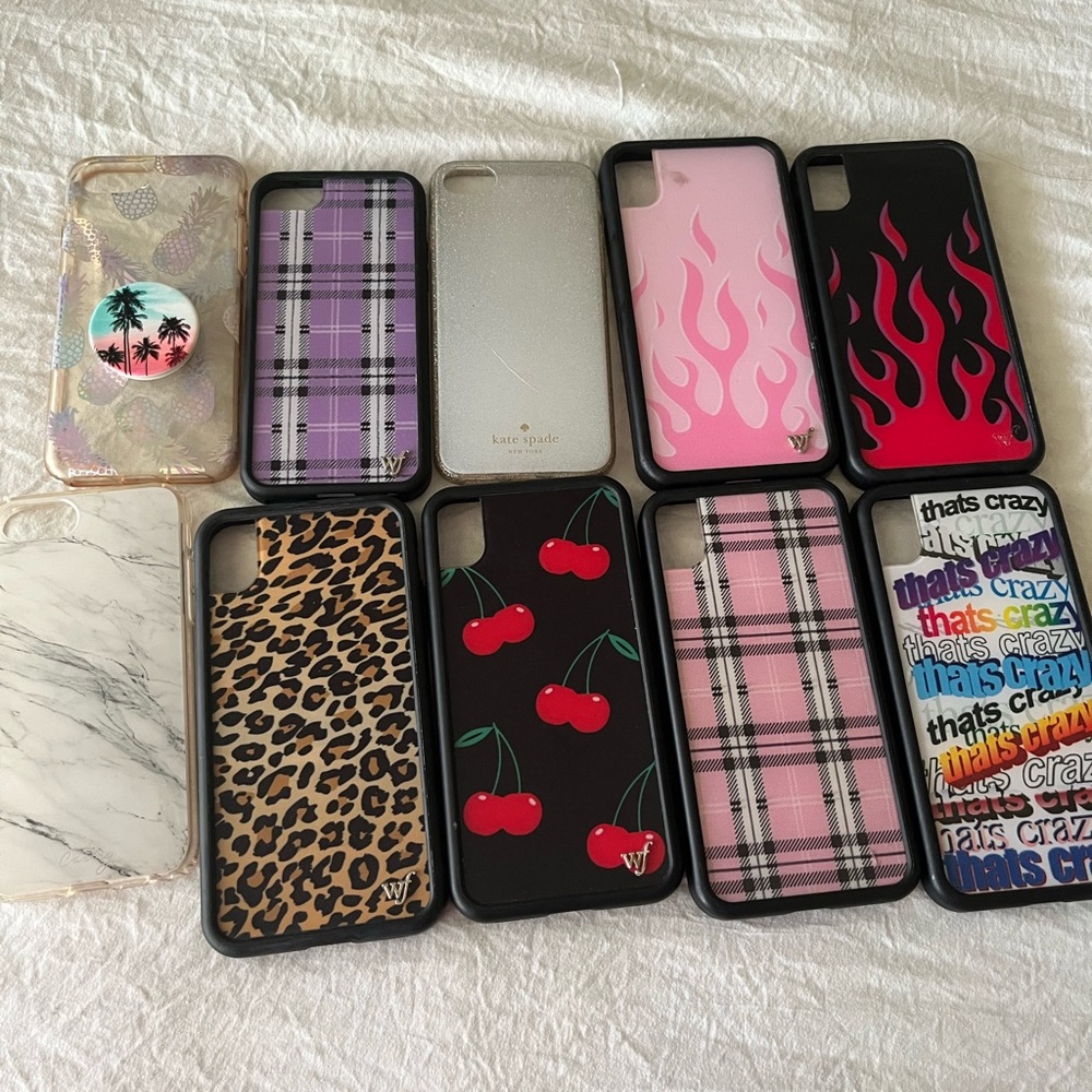 10 phone cases!! Each were originally up to 60 dollars.selling all in a pack